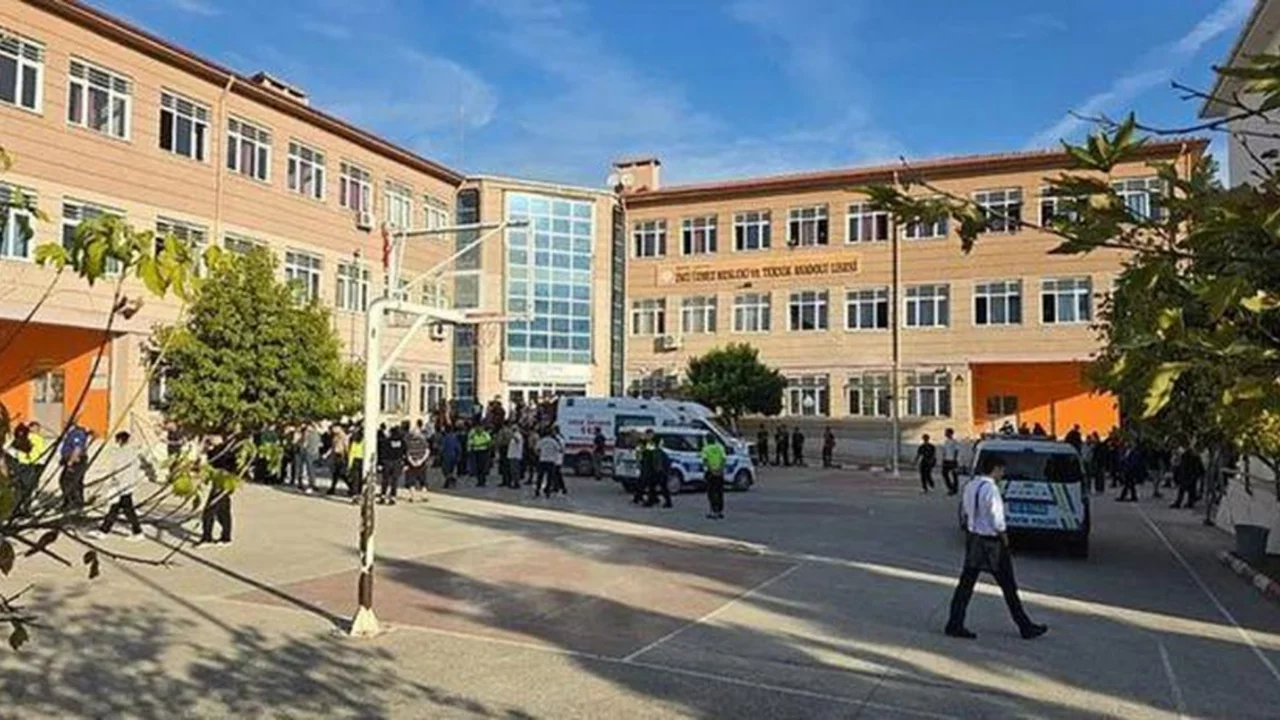 Yarın Manisa'da okullar tatil mi? 23 Eylül Çarşamba Manisa'da okullar tatil oldu mu?