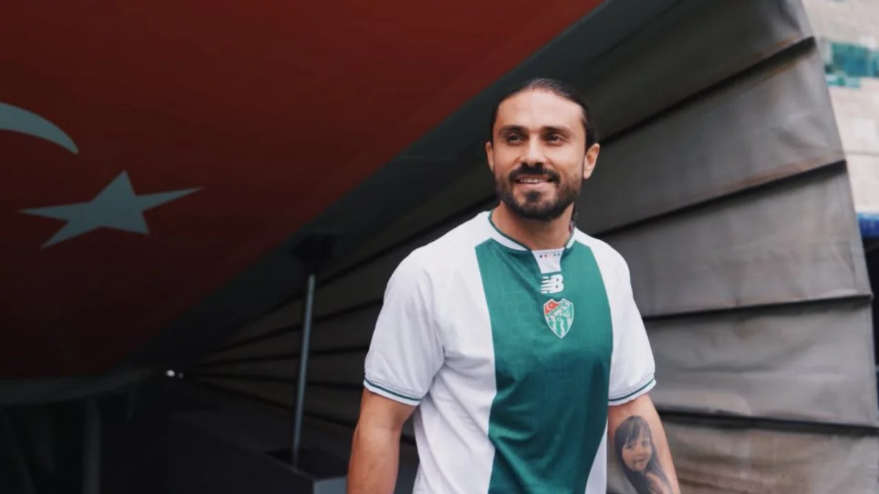 Bursaspor'da sakatlık! Sahalardan 4 hafta uzak kalacak