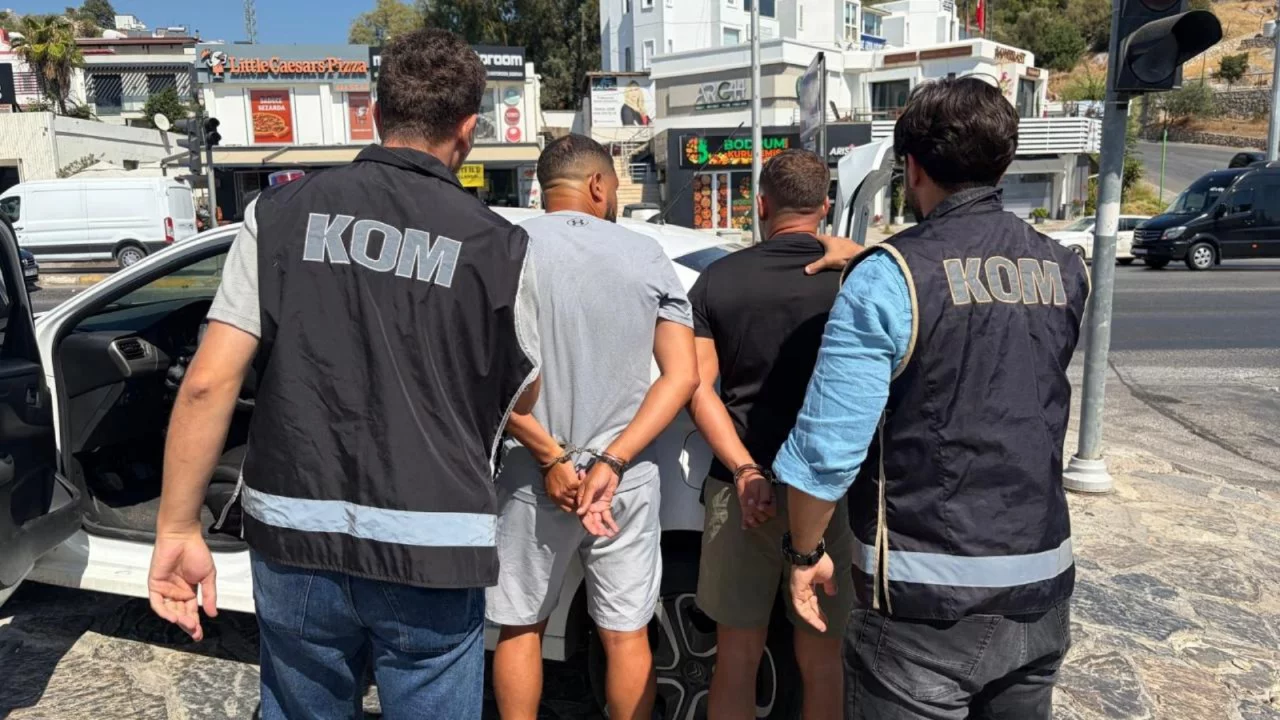 Muğla'da kırmızı bültenle aranan şüpheli sahte kimlikle yakalandı