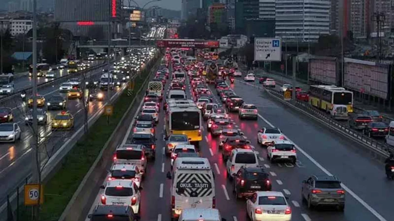 Bir şehrimizin trafik sıkışıklığının yıllık maliyeti 10 milyar dolara ulaştı