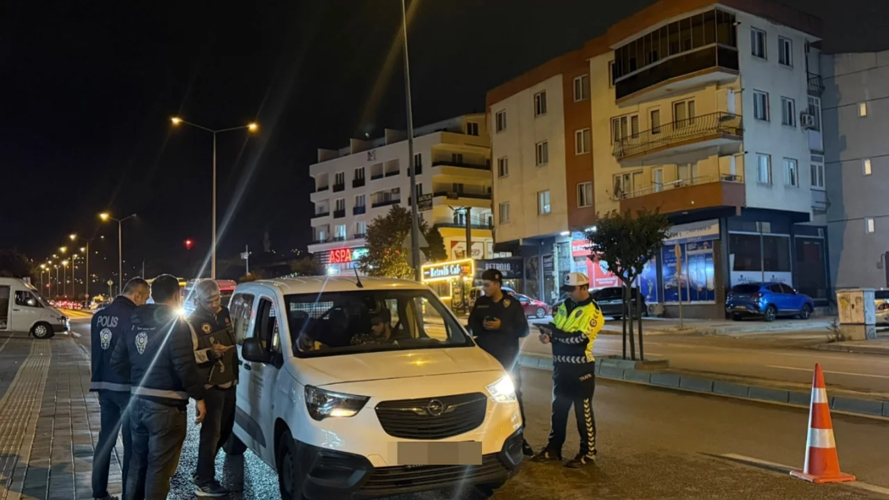 Bursa'da 1000 polis sahadaydı! Silah, uyuşturucu, para...