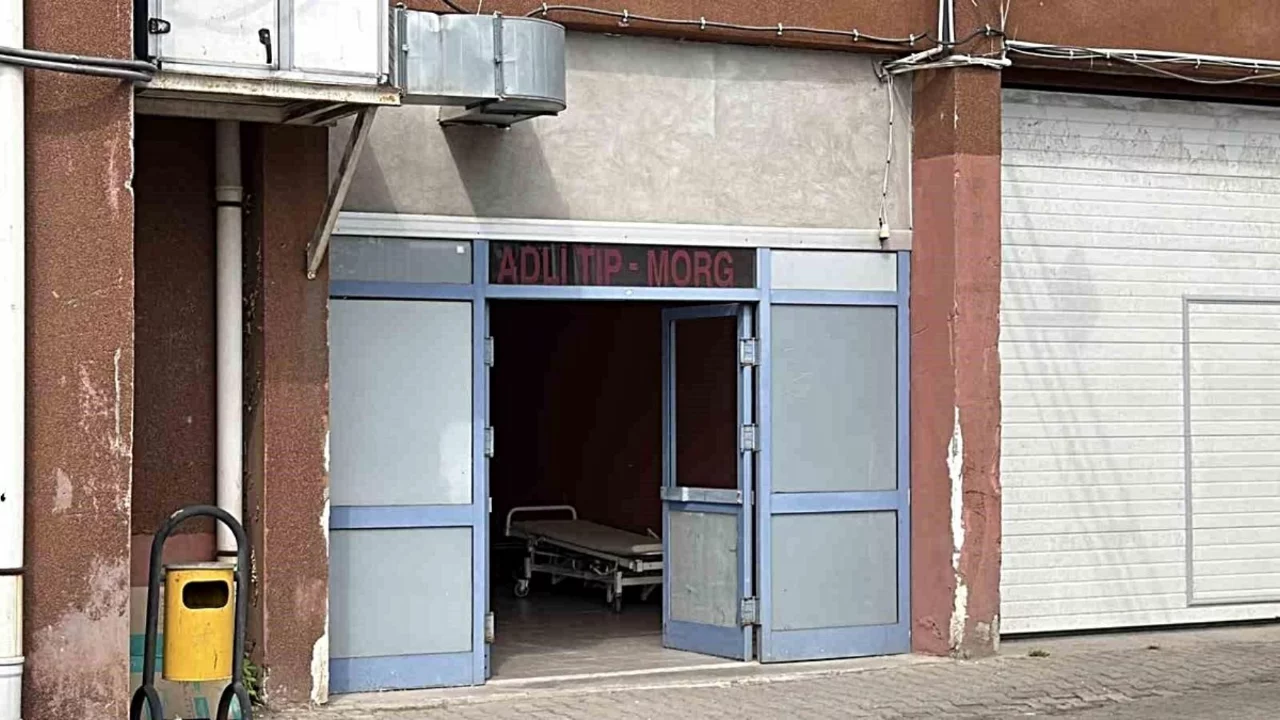 Tartışma kanlı bitti! 34 yaşındaki anneyi 16 yaşındaki oğlu vurdu
