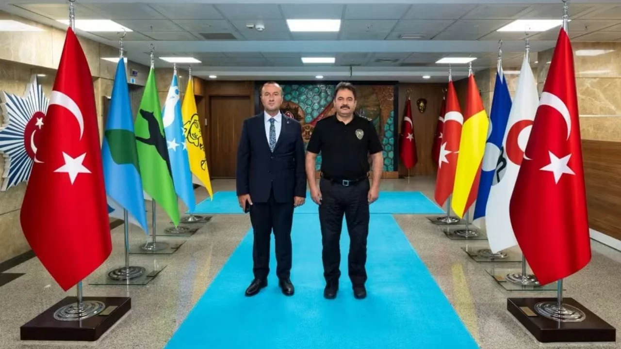 Bursa MHP'de &Ouml;zcanbaz hızlı başladı! Ziyaretlerine devam ediyor