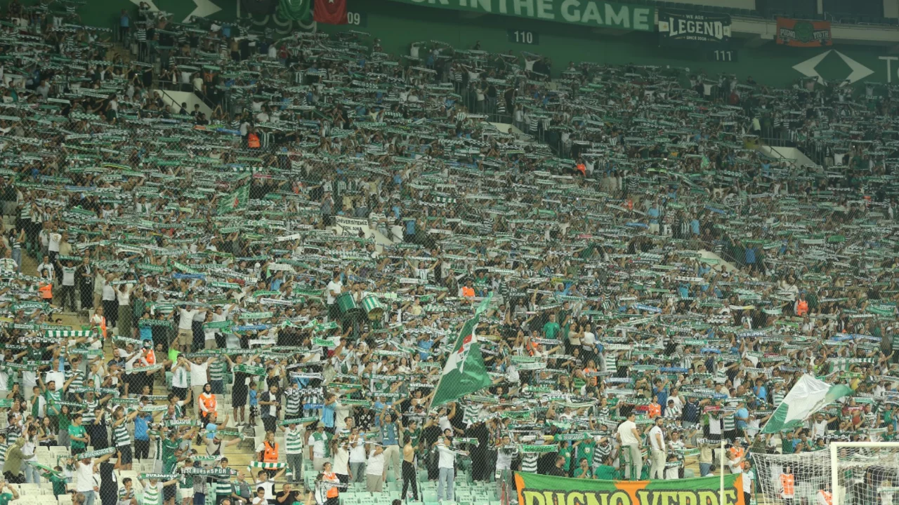 Bursaspor'da S&uuml;per Lig seferberliği... Yanındayım kampanyasına ilk bağış başkandan geldi!