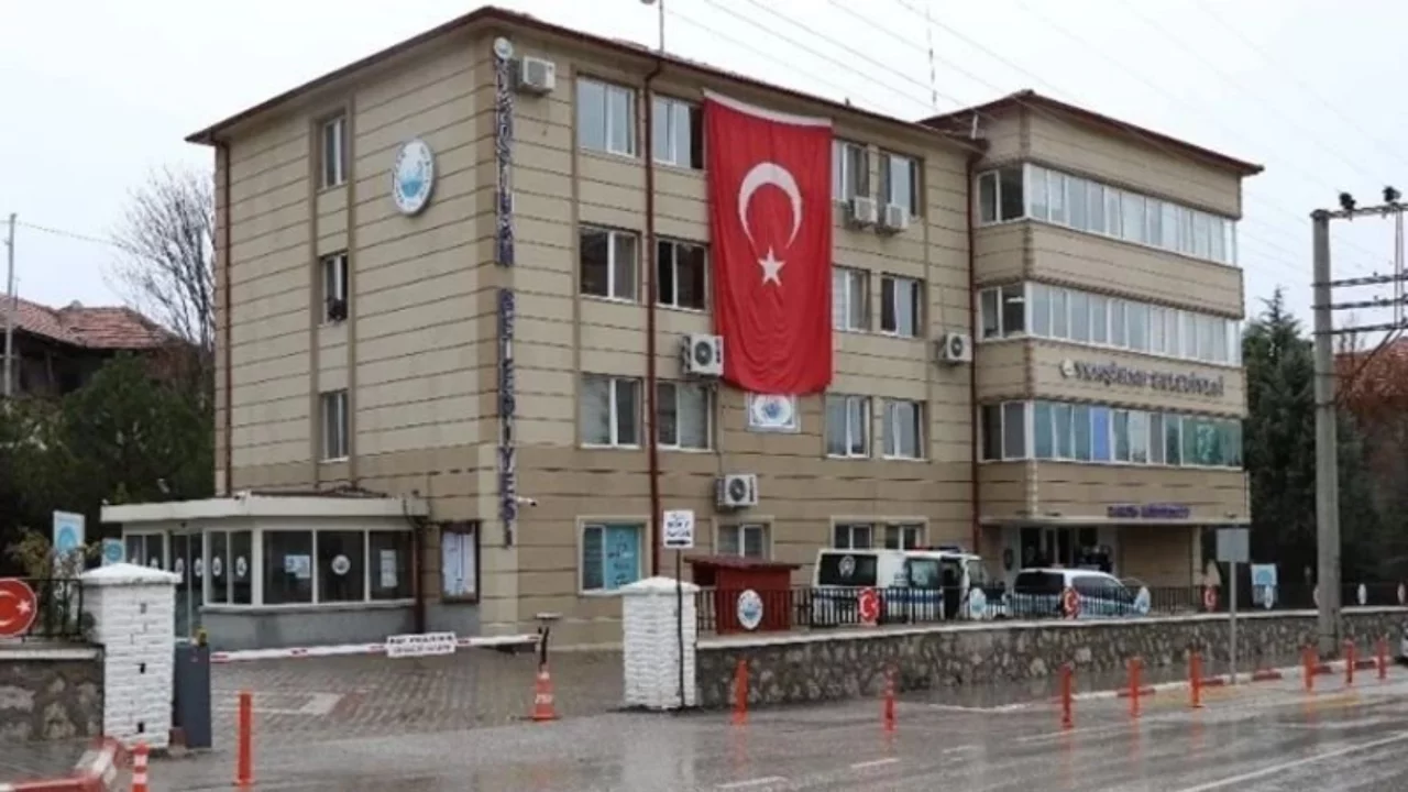 Yolsuzluk operasyonu! AK Partili ve MHP'li eski başkanlar gözaltında