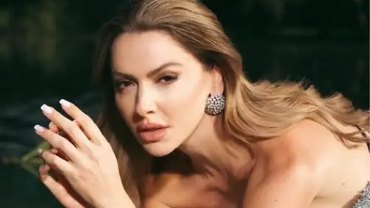 Hadise'den klip &ccedil;ekimlerinde g&ouml;z kamaştıran pozlar! Beyazlar i&ccedil;inde kamera karşısına ge&ccedil;ti