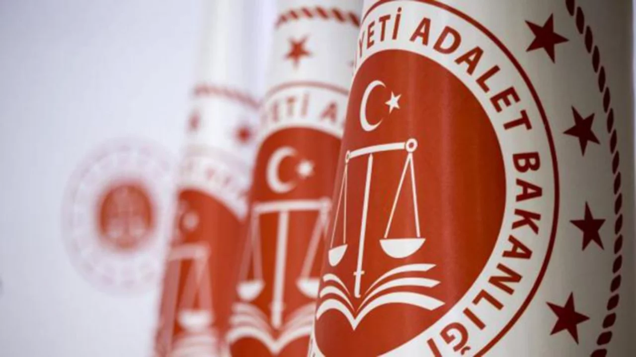 Adliyelerde yeni d&ouml;nem! 175 başsavcılıkta d&uuml;ğmeye basıldı