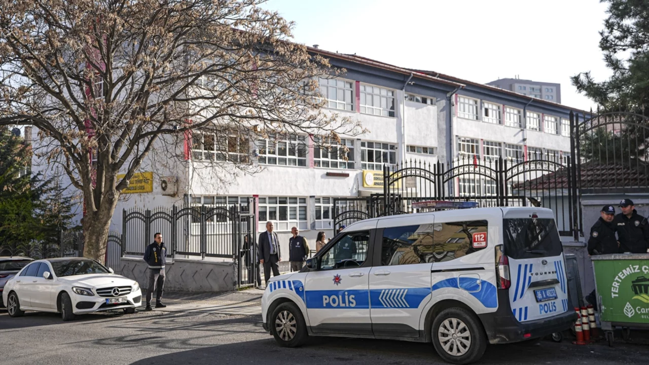 Bursa'da veliyi d&uuml;ş&uuml;nd&uuml;ren soru: &Ccedil;ocuğunu g&uuml;venlik gerek&ccedil;esiyle okula g&ouml;ndermemek su&ccedil; mu?