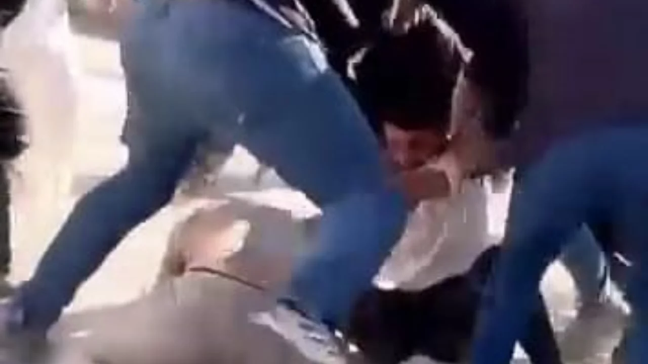 Bursa'da m&uuml;teahhit ve iş&ccedil;iler arasında kavga: 8 kişi hastanelik oldu
