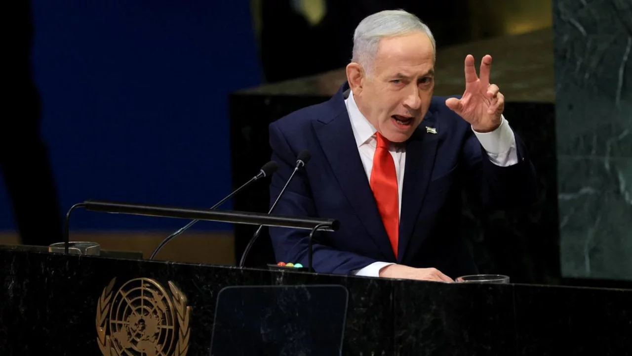 Netanyahu'ya BM'de b&uuml;y&uuml;k protesto: K&uuml;rs&uuml;ye &ccedil;ıktı, delegeler salonu boşalttı