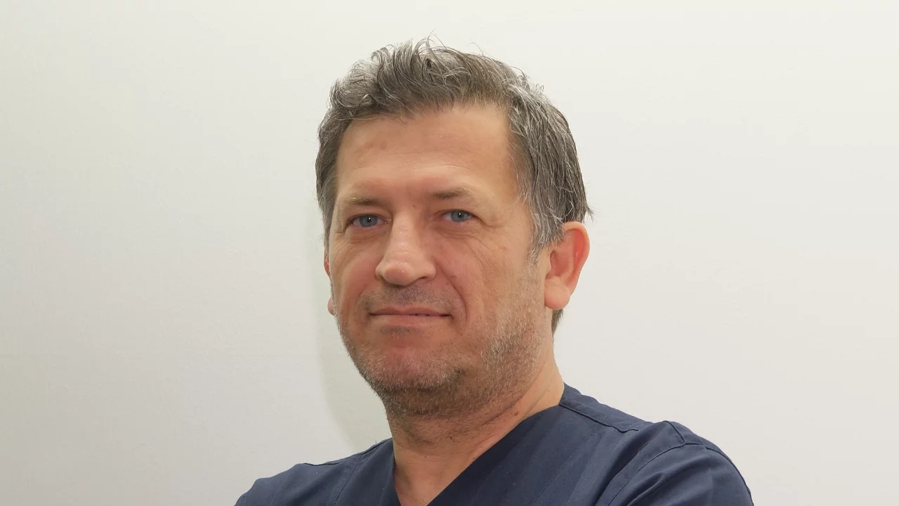 Yenişehir'de Dr. Fatih &Ouml;zt&uuml;rk'ten neştersiz gen&ccedil;leşmenin form&uuml;l&uuml;! Cildi canlandırıyor...