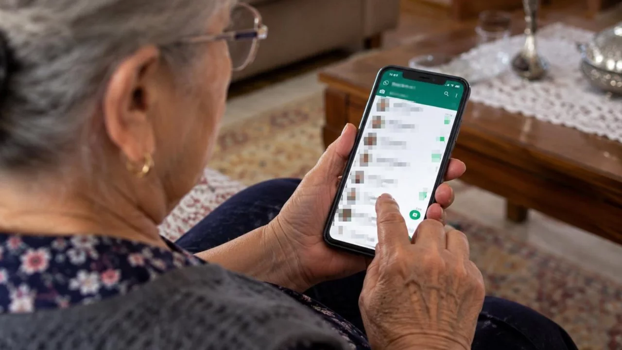 Telefonuna gelen mesaj emekli kadının hayatını kararttı