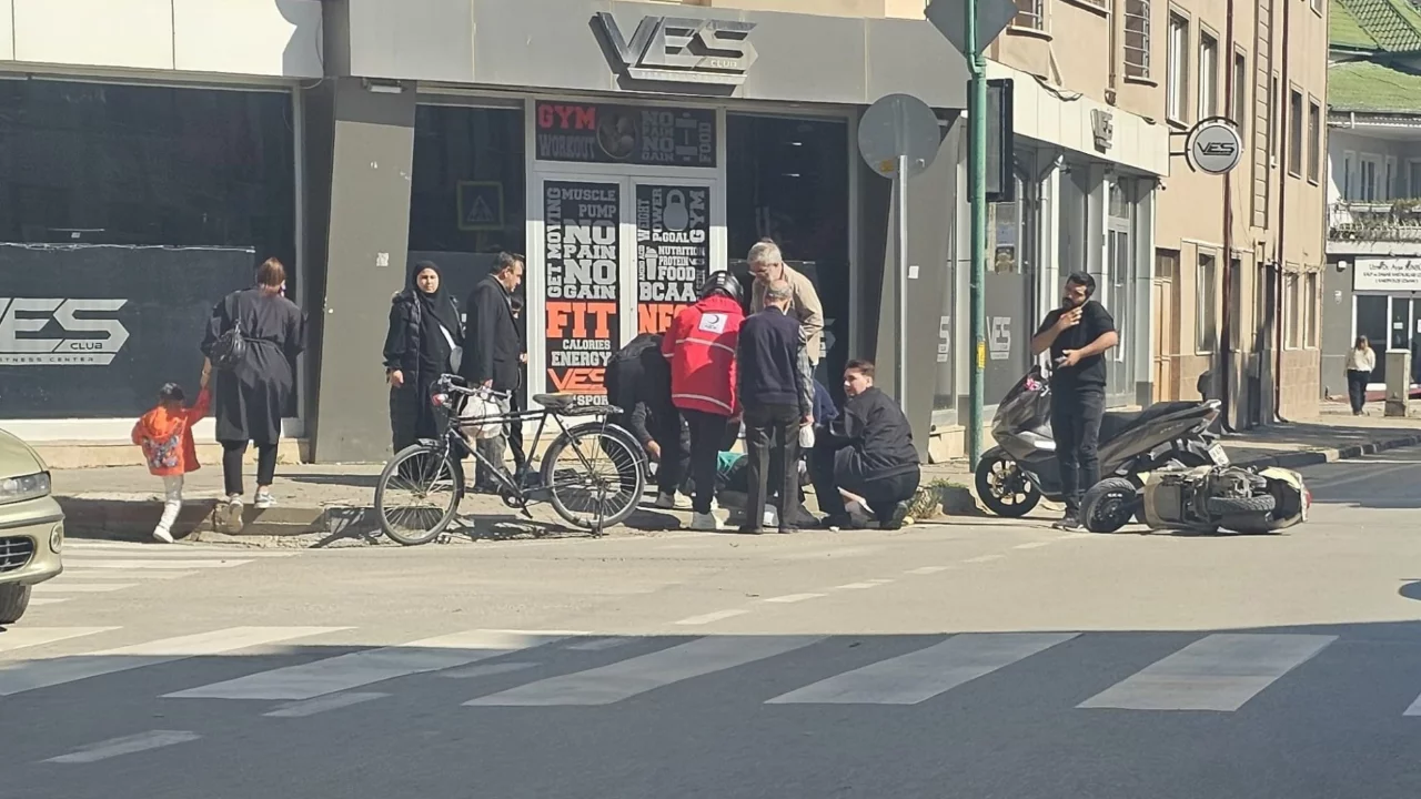 Bursa'da otomobille motosiklet &ccedil;arpıştı!