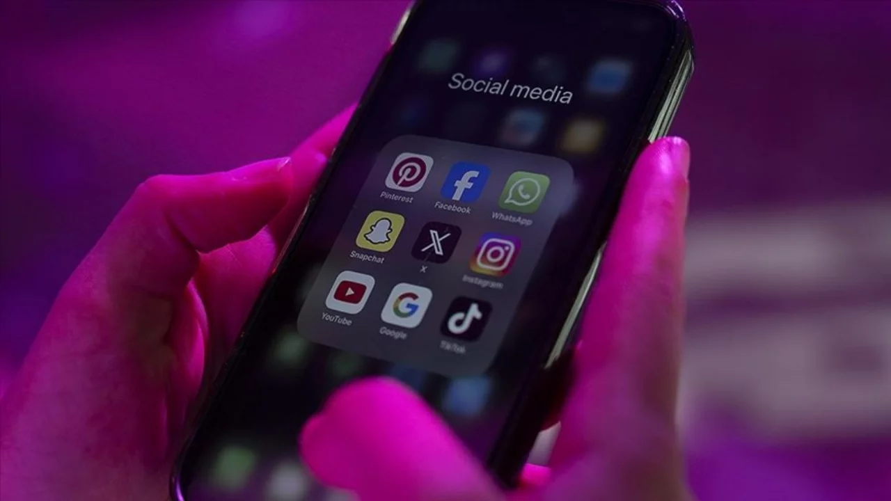 Hep Aynı Şeyleri Görenlere: Instagram, TikTok ve YouTube'da Algoritmayı Sıfırlamanın Yolları