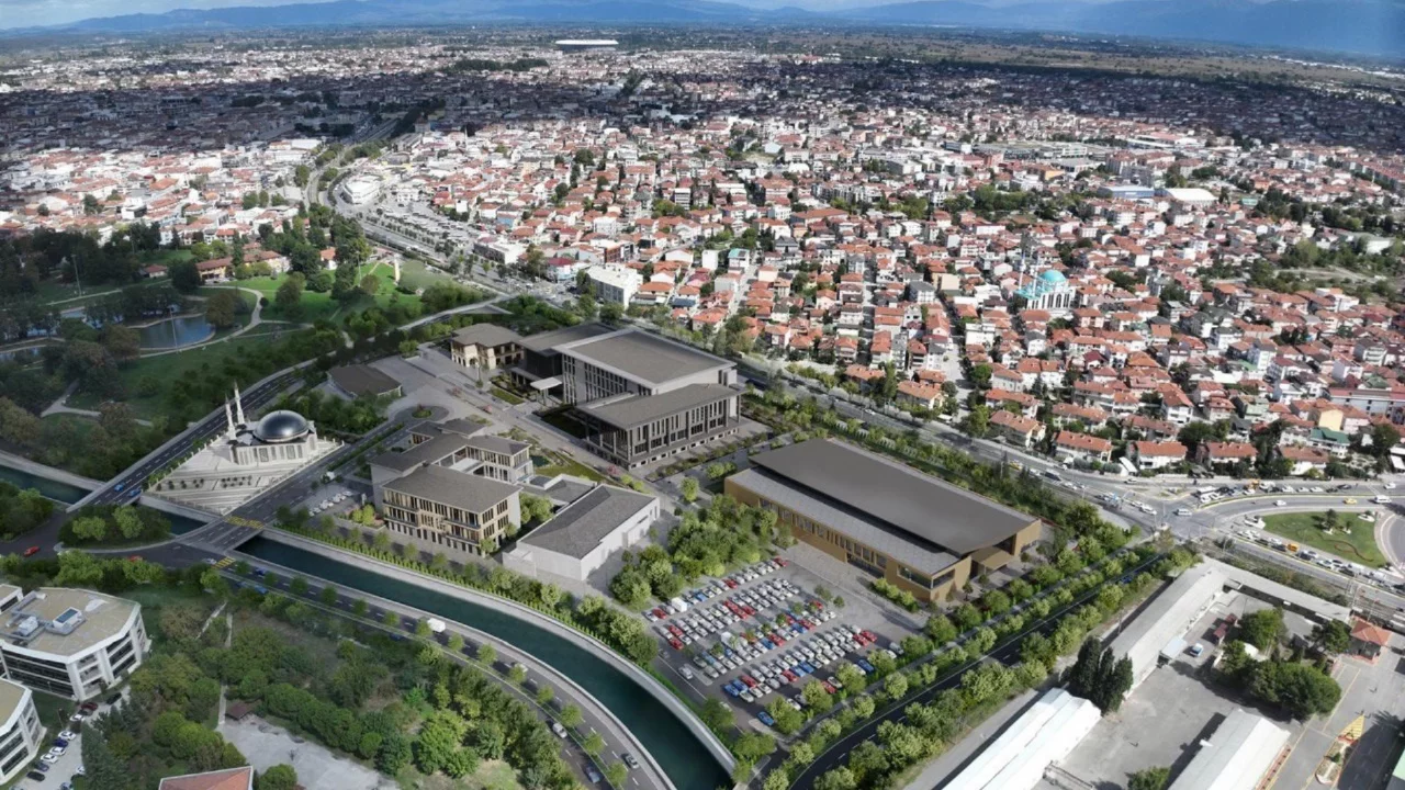 Sakarya'yı ikiye b&ouml;len rayların s&ouml;k&uuml;m&uuml;nde y&uuml;zde 70 seviyesine ulaşıldı