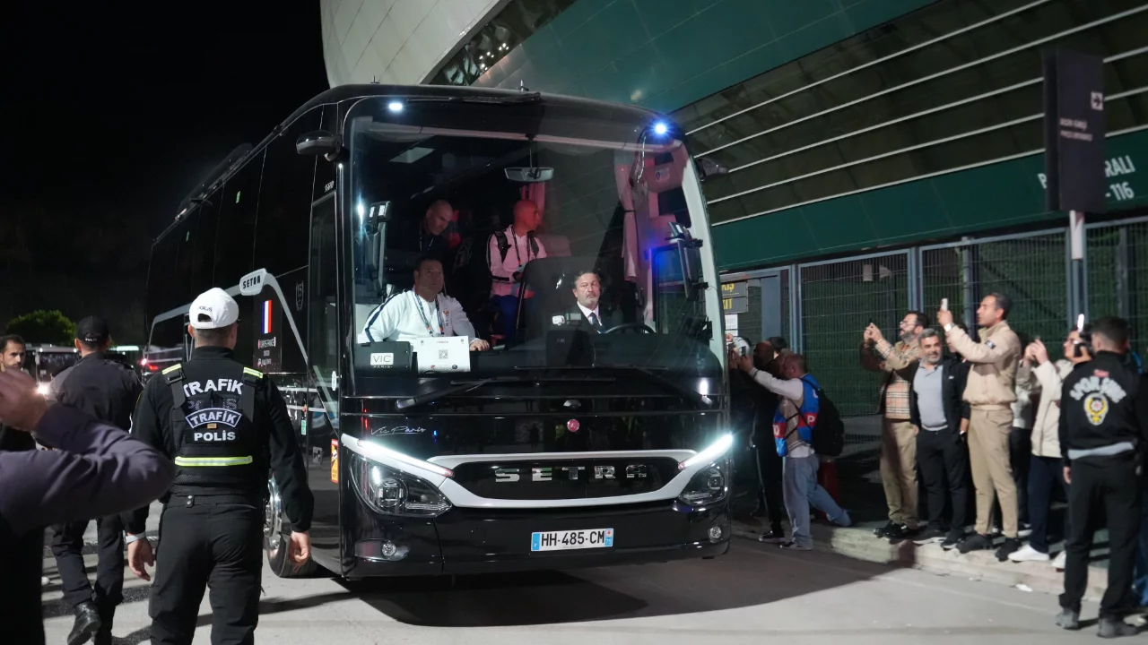 Türkiye-Fransa maçı öncesi Kocaeli Stadyumu'nda büyük hareketlilik