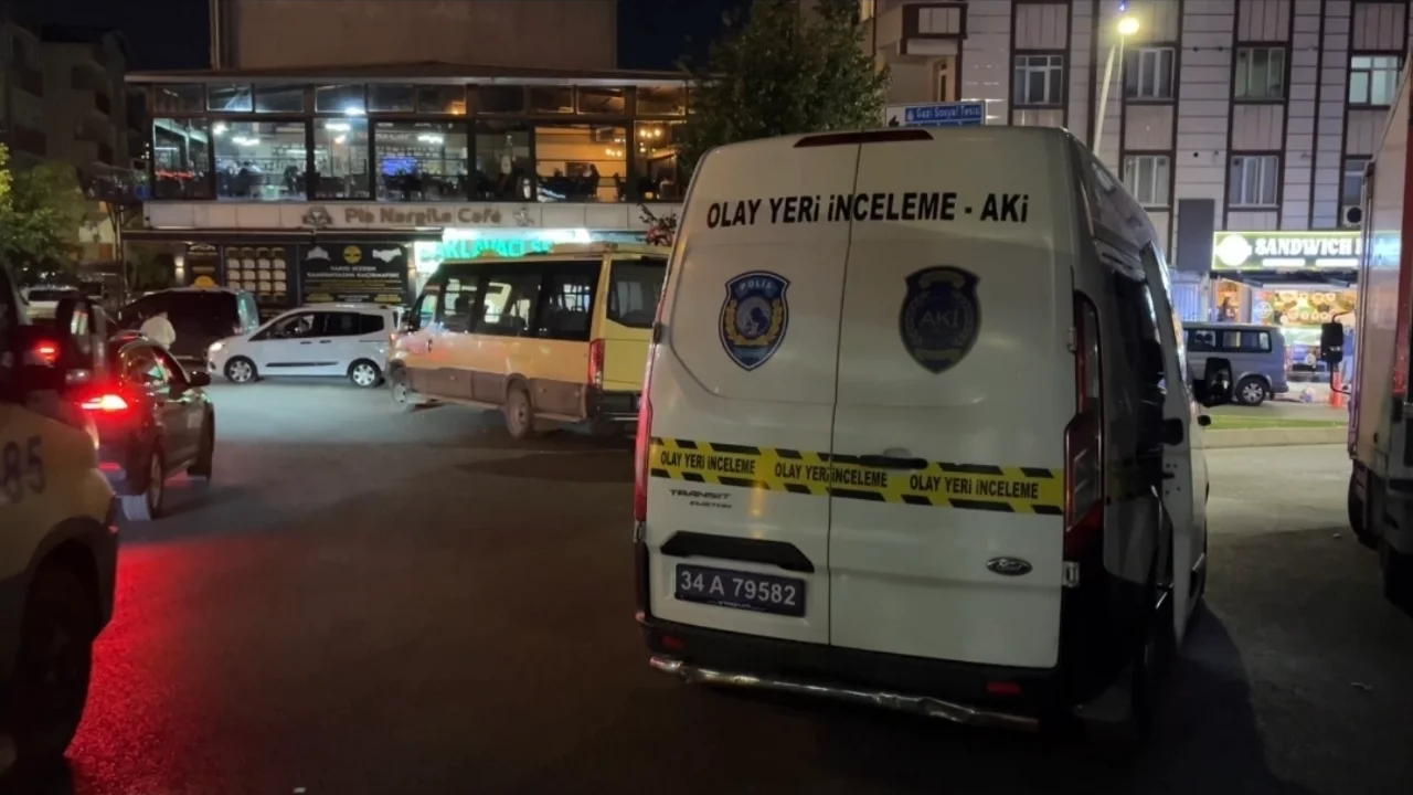 Sultangazi'de silahlı saldırı: Tartıştığı kişiyi sırtından ve bacaklarından vurdu