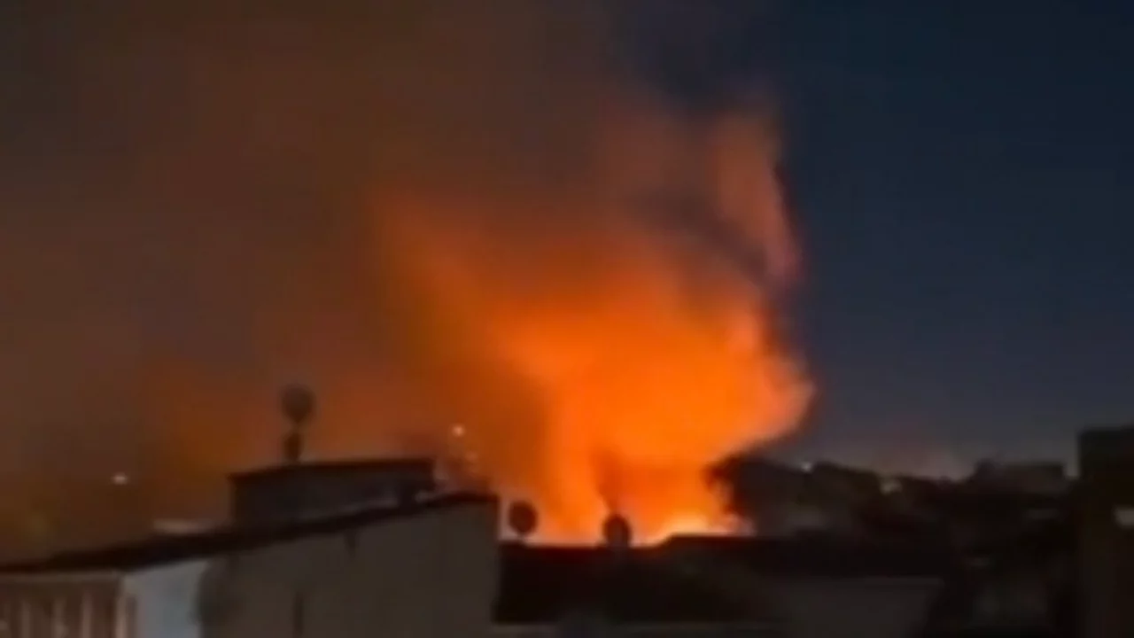 Esenler'de kentsel d&ouml;n&uuml;ş&uuml;m i&ccedil;in boşaltılan binada yangın paniği
