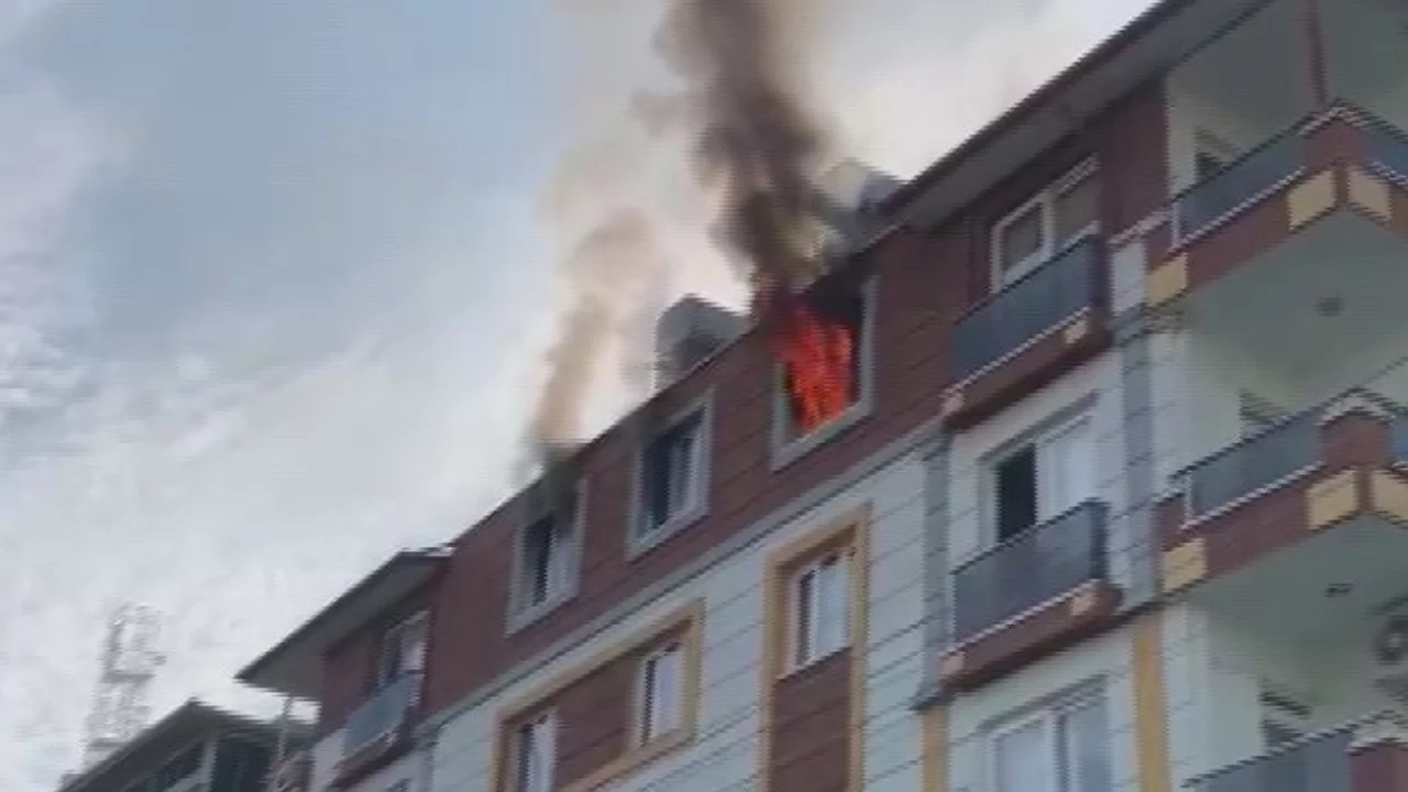 Prizden çıkan yangında 5 kişilik ailenin yaşadığı ev a...