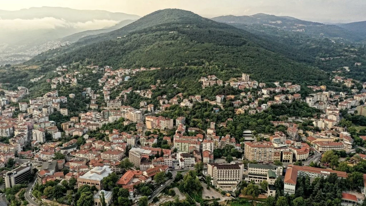 "Bursa'da tur otob&uuml;sleri tarihi b&ouml;lgelere giremiyor, turistler tuvalet arıyor"