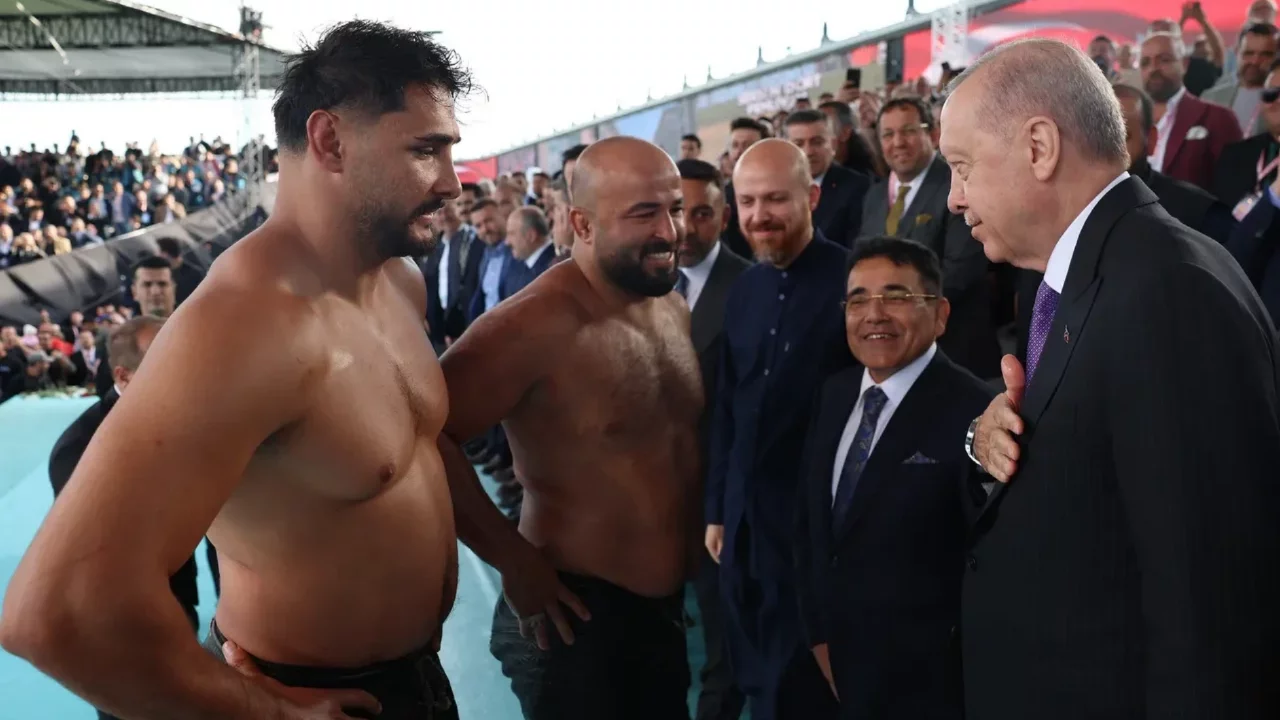 Cumhurbaşkanı Erdoğan, Yağlı Güreş Cumhurbaşkanlığı Kupası finalinde 