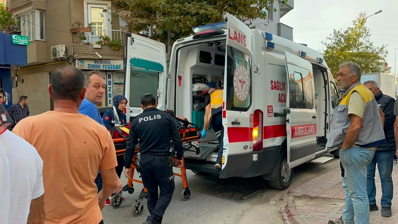 Bursa'da devrilen motosikletin sürücüsü yaralandı