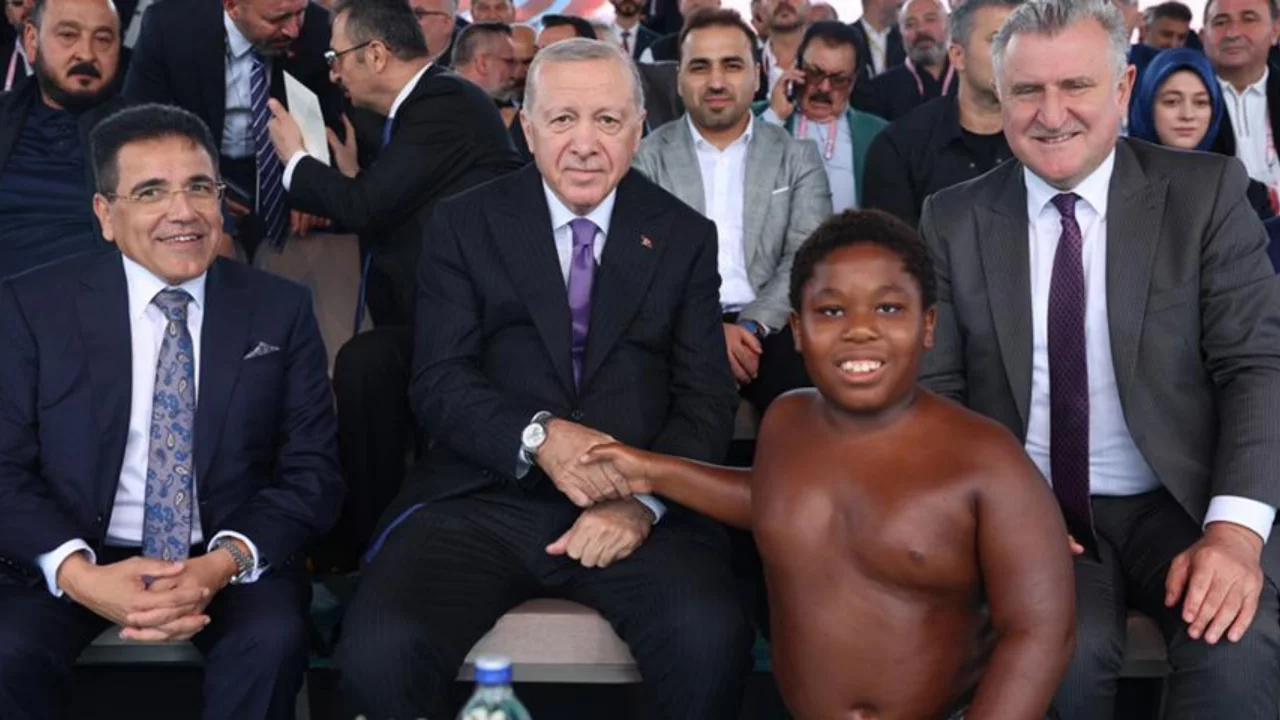 'Yağlı Güreş Cumhurbaşkanlığı Kupası' törenine damga vurdu!