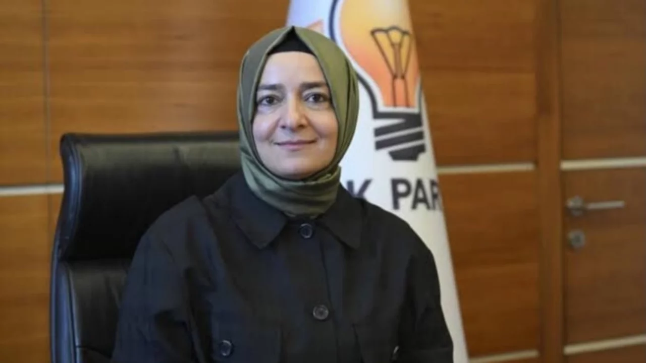 Fon soruşturmasında adı ge&ccedil;en AK Parti Genel Başkan Yardımcısı g&ouml;revinden istifa etti!