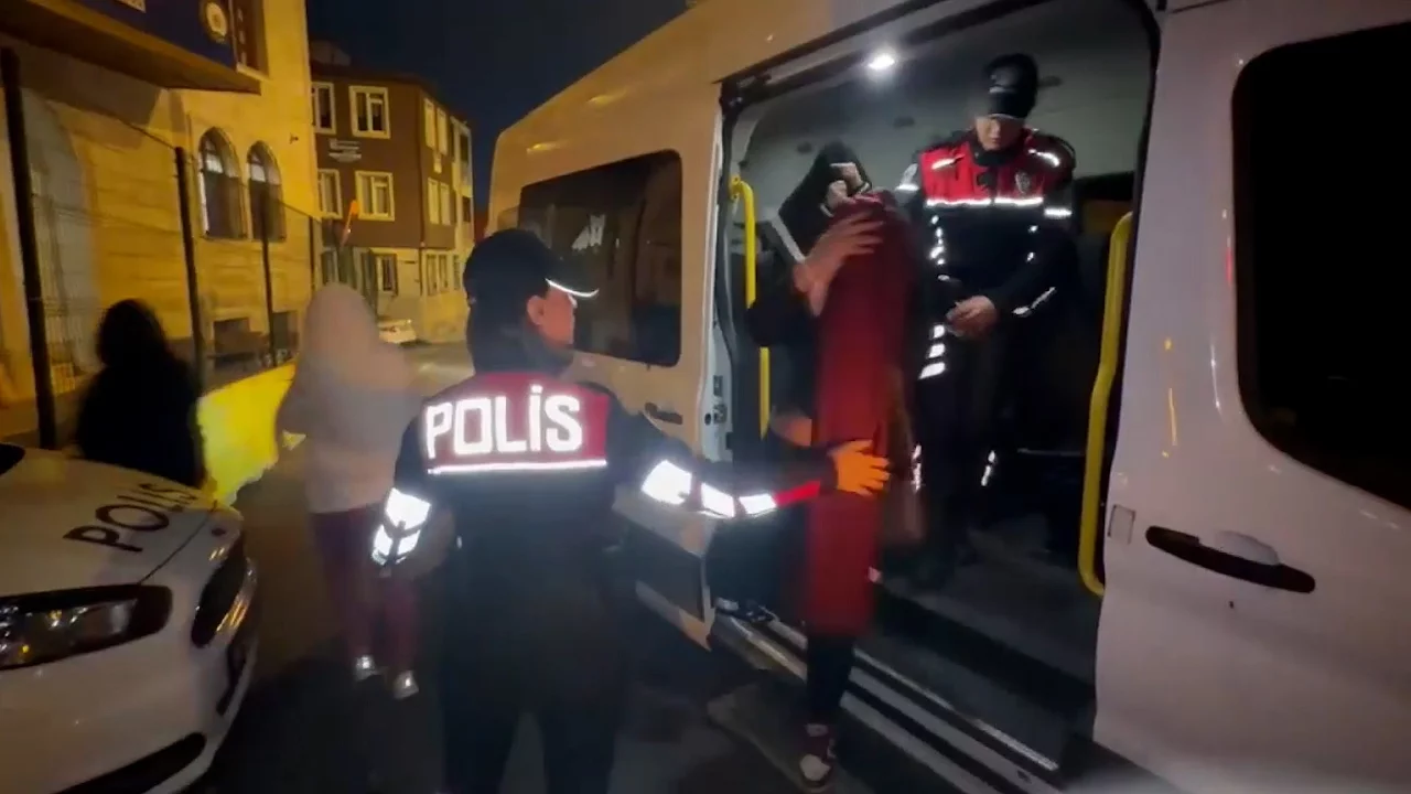 Fuhuş pazarlığı havadan tespit edildi! 27 g&ouml;zaltı...