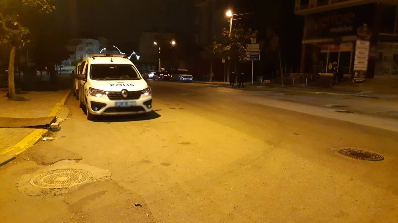 Eski eşini sokak ortasında &ouml;ld&uuml;rd&uuml;