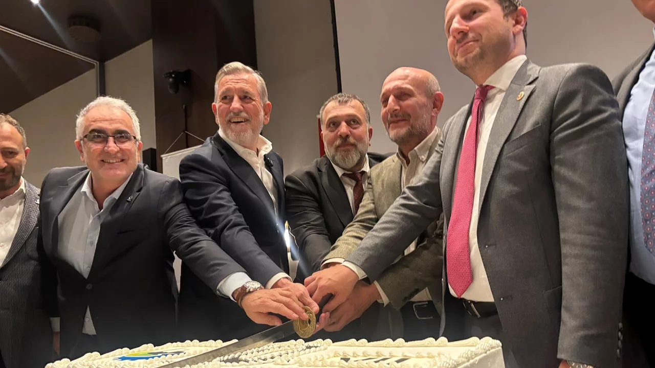 KARADENİZSİAD 10'uncu kuruluş yıl d&ouml;n&uuml;m&uuml;n&uuml; kutladı