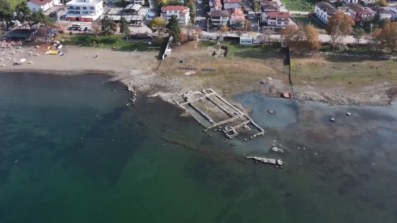 İznik gölü adım adım çekiliyor