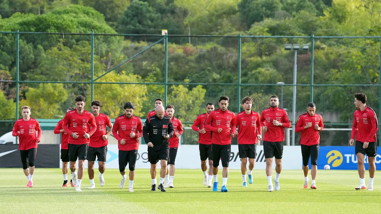 A Milli Futbol Takımı, Bursa'da galibiyet i&ccedil;in sahaya &ccedil;ıkıyor!
