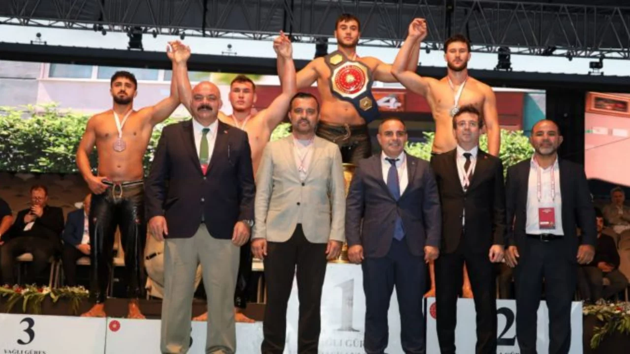 B&uuml;y&uuml;kşehir g&uuml;reş&ccedil;isinden Cumhurbaşkanlığı Kupası'nda &uuml;&ccedil;&uuml;nc&uuml;l&uuml;k başarısı
