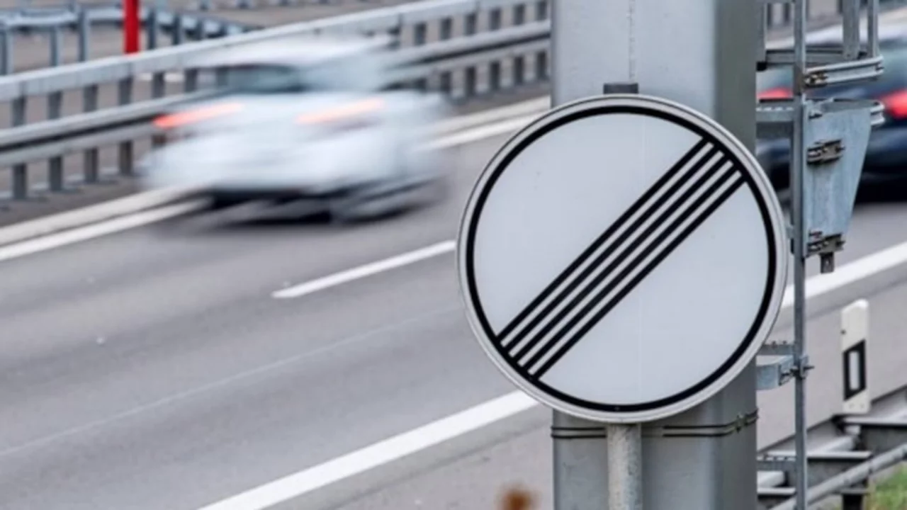 Trafikte 5 &ccedil;izgili tabela: Bakın ne anlama geliyor