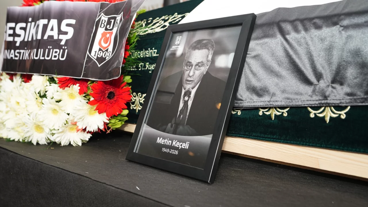 Beşiktaş'ın eski yöneticisi Metin Keçeli son yolculuğuna uğurlandı