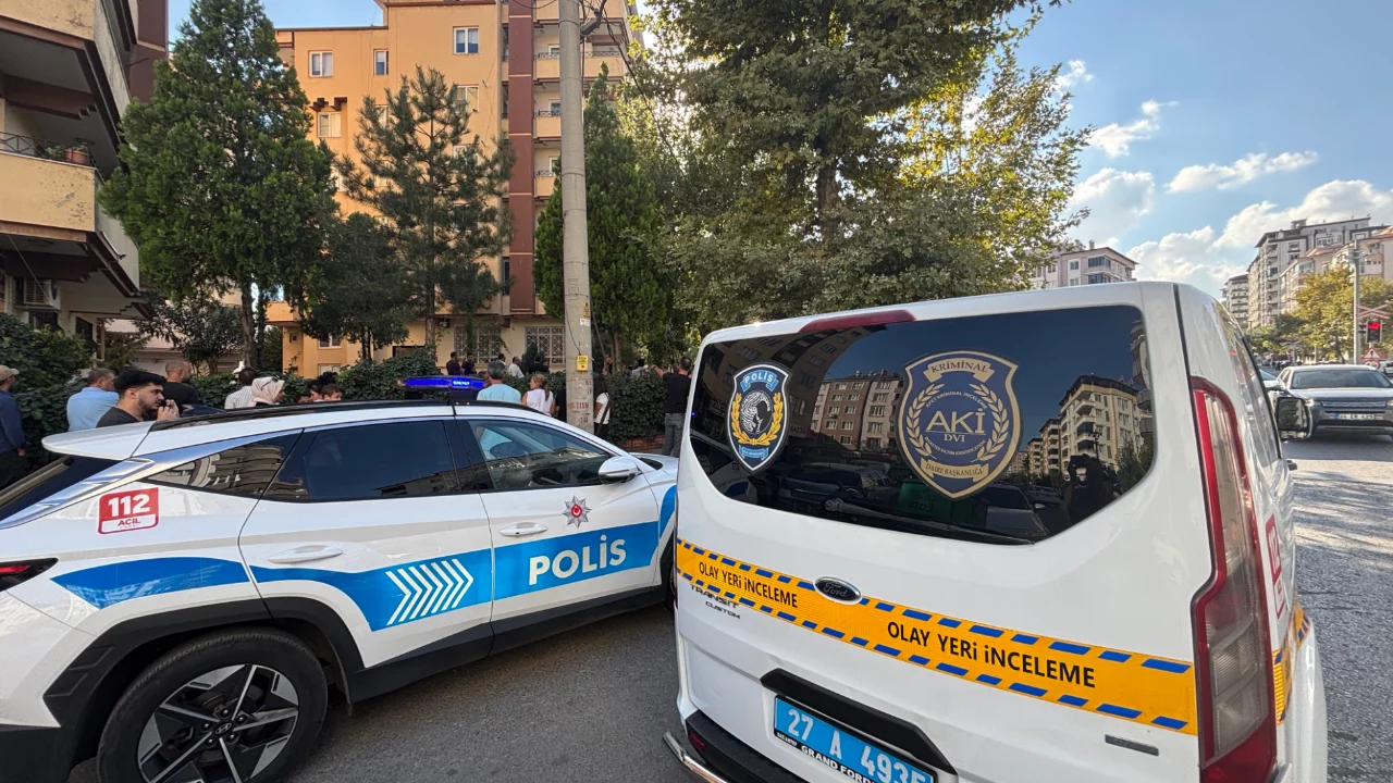Evde buluşma dehşetle bitti: Arkadaşını öldürdü, ardından canına kıydı