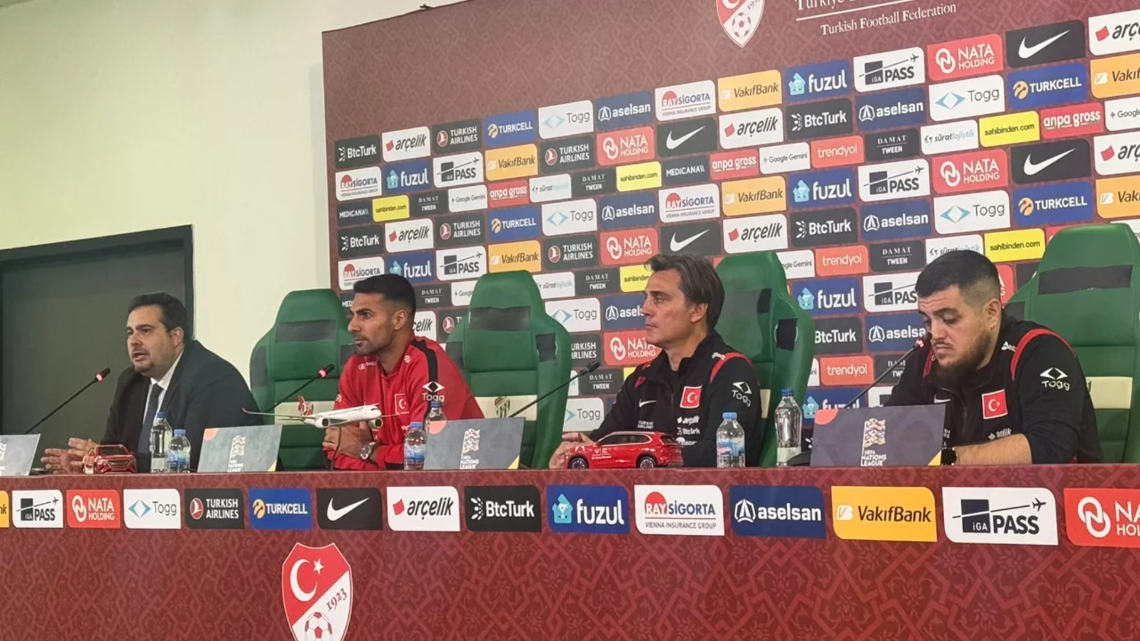 Bursa'da milli ma&ccedil; i&ccedil;in geri sayım! Montella ve Zeki &Ccedil;elik'ten mesajlar...