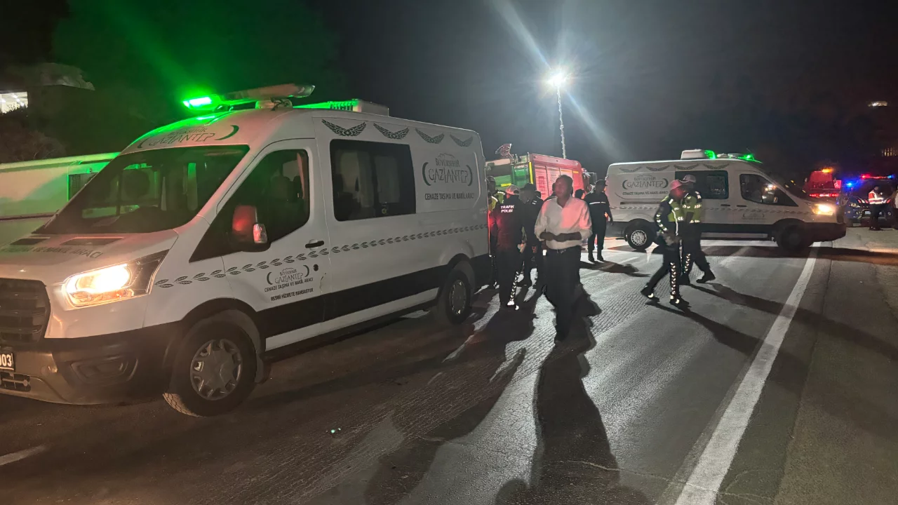 Gaziantep'te kazada hayatını kaybeden 7 kişinin cenazeleri morga kaldırıldı