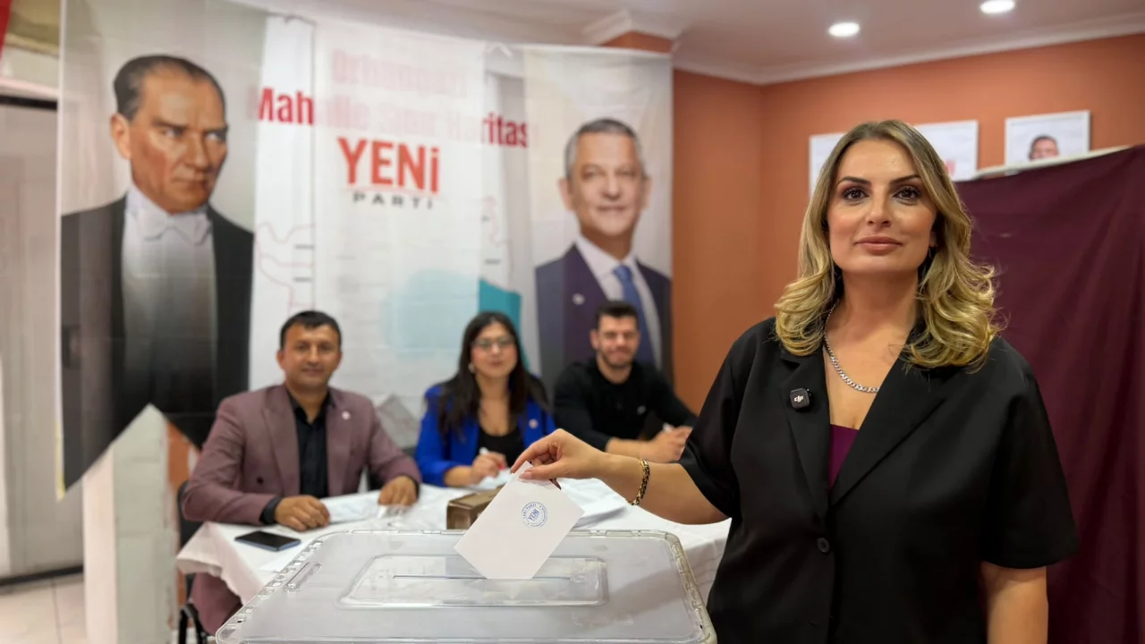 Yeni Parti Orhangazi'de Berna İl, yeniden başkan seçildi 