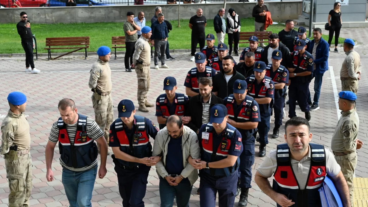 Yahşihan Belediyesine y&ouml;nelik yolsuzluk operasyonunda g&ouml;zaltına alınan 35 ş&uuml;pheli adliyede