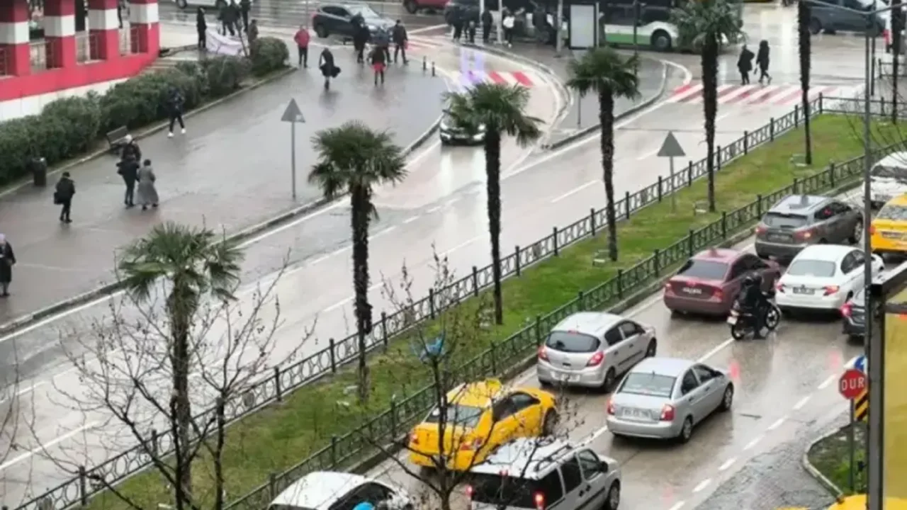 Bursa'yı sağanak yağış esir alacak! Meteoroloji saat verdi...