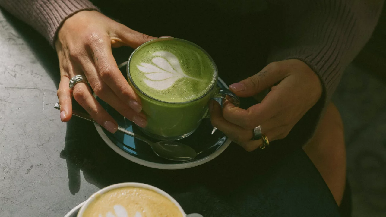 Matcha nedir, nasıl içilir? Kafelerdeki gibi matcha latte tarifi