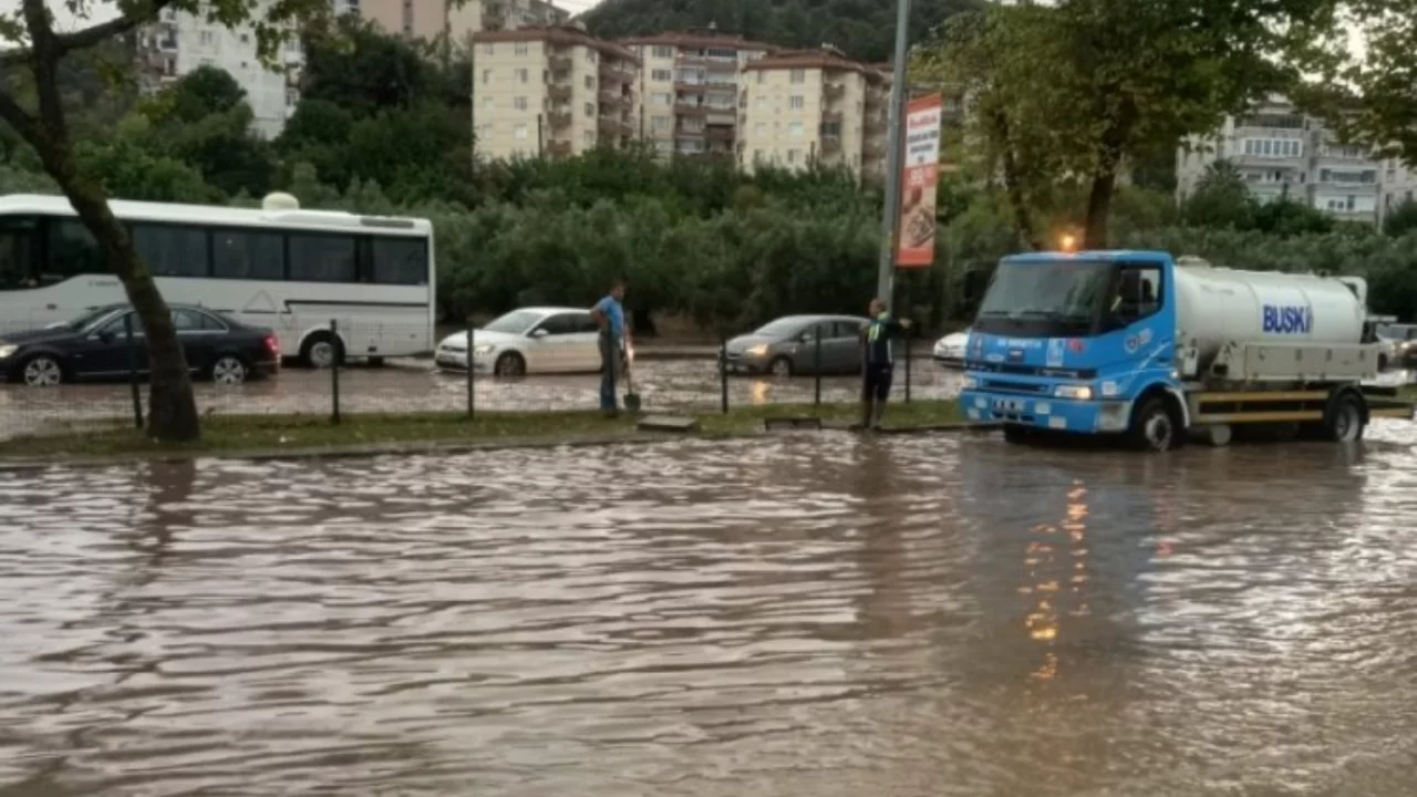 Bursa'da sel mi oldu? Yağış ne zaman bitecek?