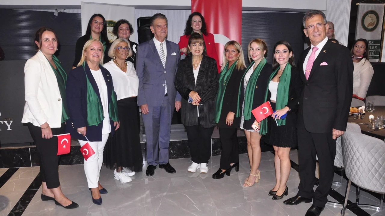 Türk Anneler Derneği Bursa Şubesi'nden Cumhuriyet'e anlamlı buluşma