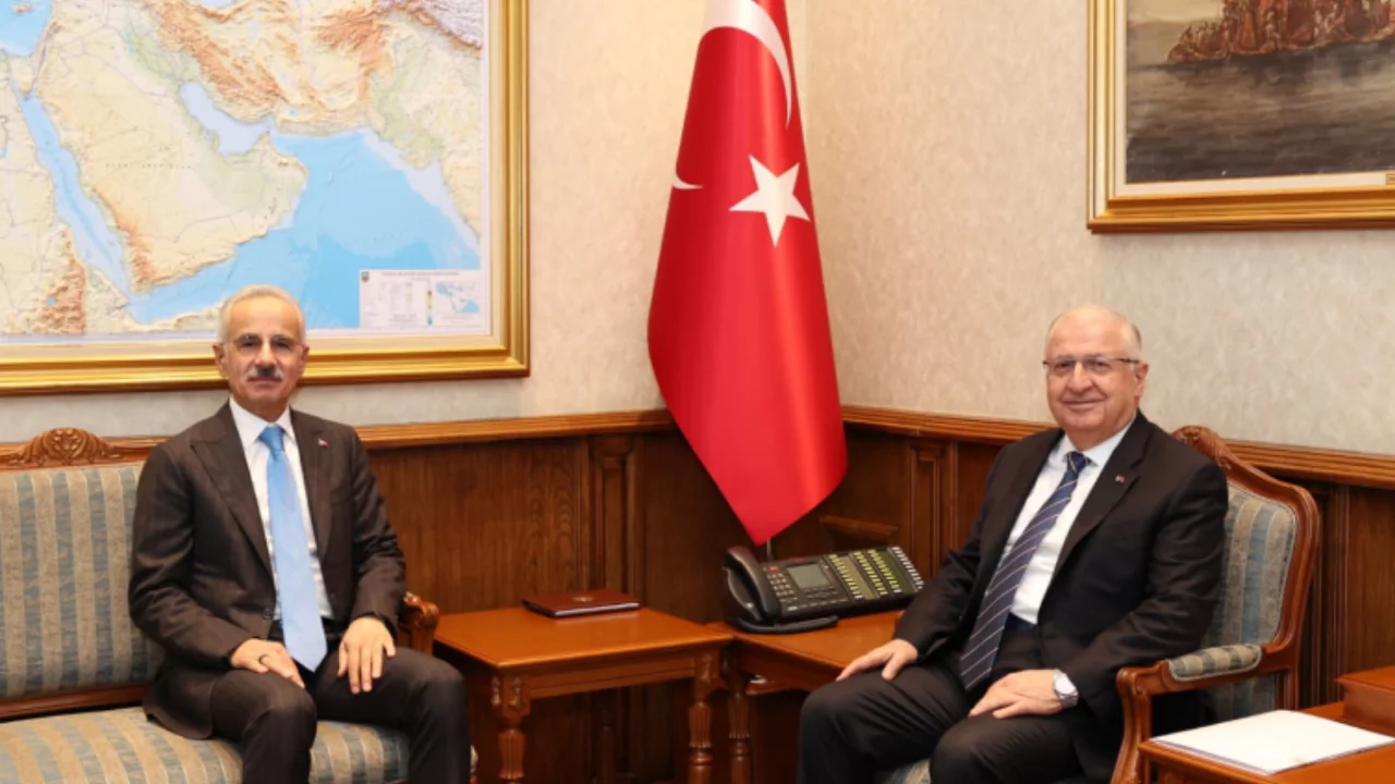 Bakan Güler, Bakan Uraloğlu ile görüştü
