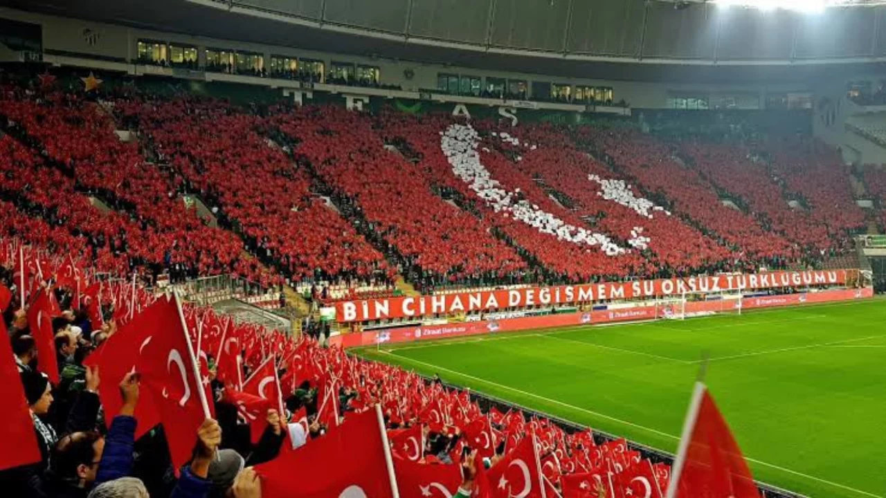Bursa'da milli maç heyecanı: Taraftarların gözü İtalya karşılaşmasında 