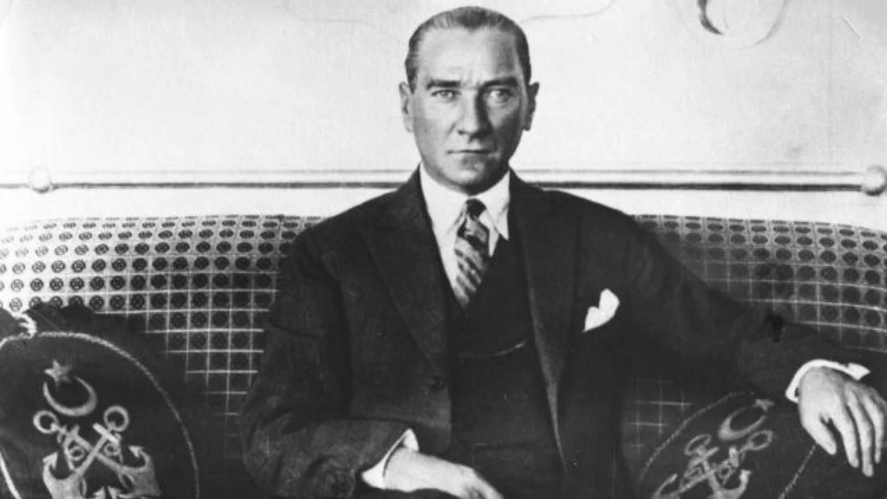 Atatürk'ün "Gençliğimi Bıraktım" Dediği Kadın Kim? İşte Dimitrina Kovacheva ve Unutulmayan Sofya Aşkı