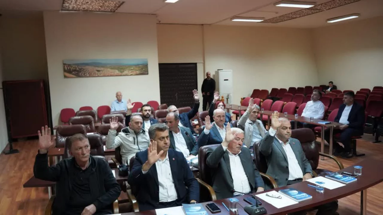 Çekilmeye devam eden İznik Gölü'nü Koruma Birliği Eylül ayı meclis toplantısında bir araya geldi!