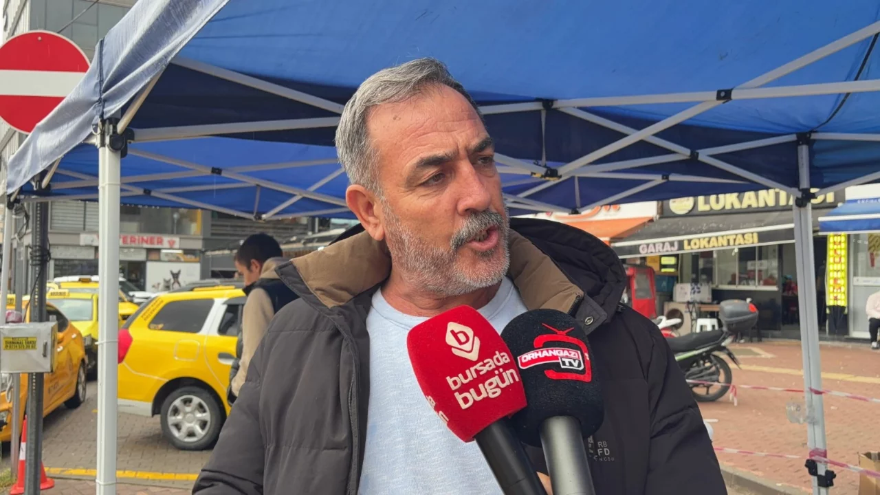 Orhangazi'de esnaf sokakta kaldı! ''Şemsiye altında ekmek mücadelesi veriyoruz"